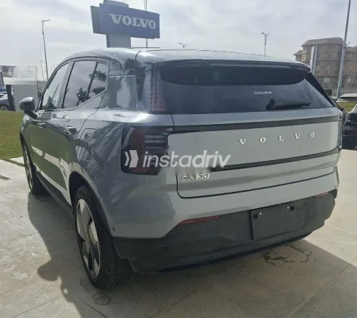 فولفو اى اكس 30 2025 رمادي مستعملة للبيع - 5