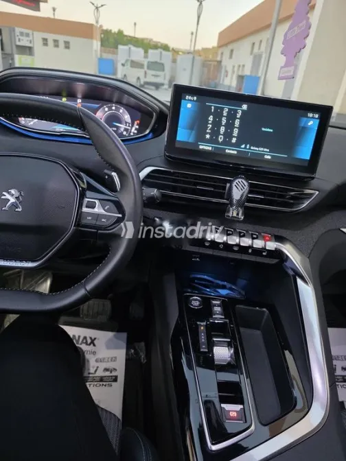 بيجو 5008 2024 رمادي غامق مستعملة للبيع - 5