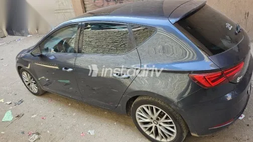 سيات ليون 2019 رمادي مستعملة للبيع - 3