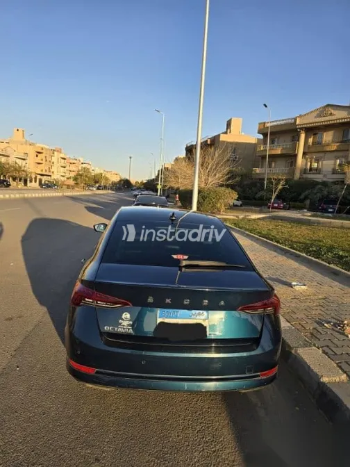 Skoda Octavia 2021 Dark Blue Used for Sale - 3