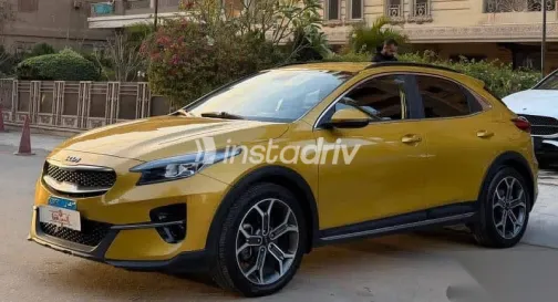 Kia Xceed 2022 Gold Used for Sale - 9