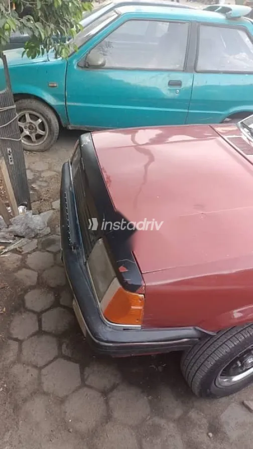 مازدا 323 1982 برتقالي مستعملة للبيع - 3