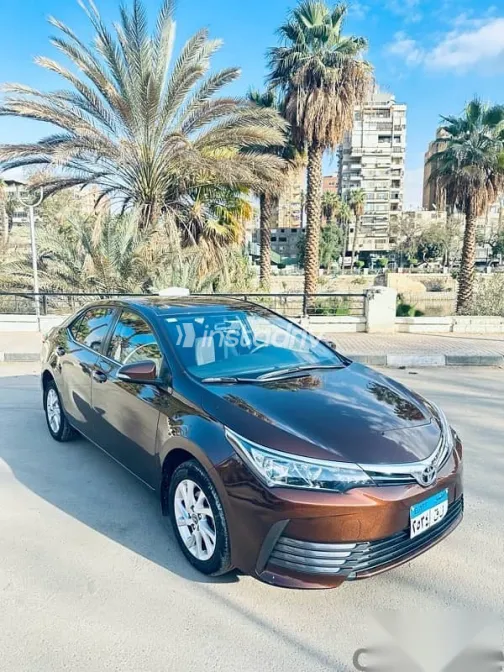 تويوتا كورولا 2019 بني مستعملة للبيع - 3