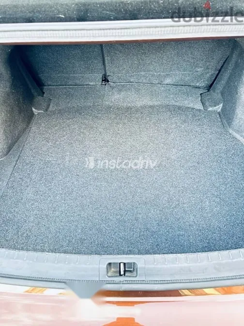 تويوتا كورولا 2019 بني مستعملة للبيع - 7