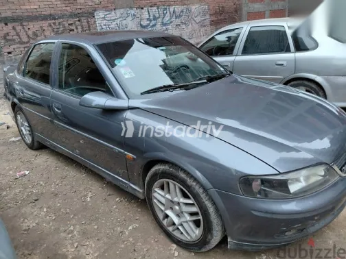 اوبل فيكترا 2002 رمادي مستعملة للبيع - 2