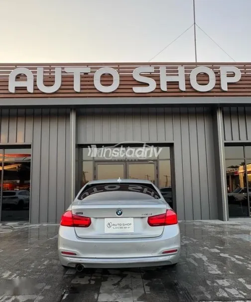 بي ام دبليو 318 2018 فضي مستعملة للبيع - 5