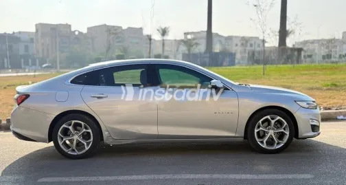 Chevrolet Malibu 2019 White Used for Sale - 2