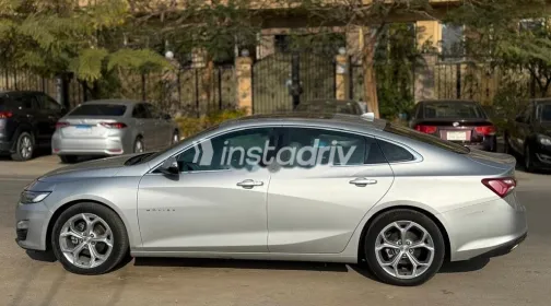 Chevrolet Malibu 2019 White Used for Sale - 3