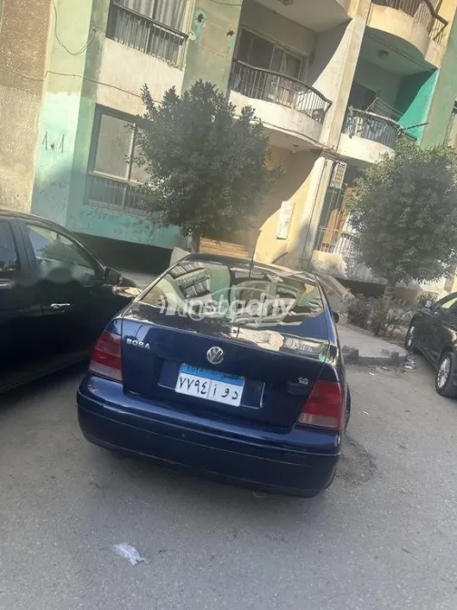 فولكس فاغن بورا 2002 أزرق غامق مستعملة للبيع - 4