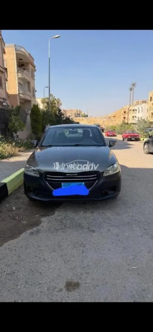 بيجو 301 2014 برونزي مستعملة للبيع - 1