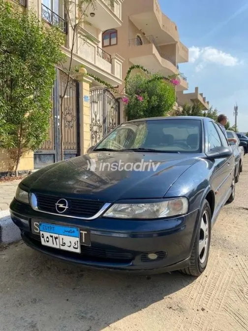 اوبل فيكترا 2002 أزرق غامق مستعملة للبيع - 1