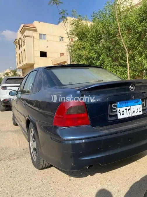 اوبل فيكترا 2002 أزرق غامق مستعملة للبيع - 3