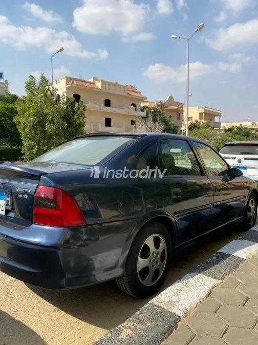 اوبل فيكترا 2002 أزرق غامق مستعملة للبيع - 4