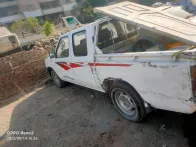 نيسان نافارا 2015 أبيض مستعملة للبيع