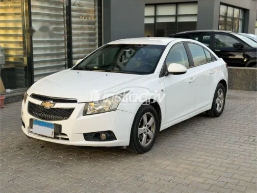 Chevrolet Cruze 2011 White Used for Sale - 2