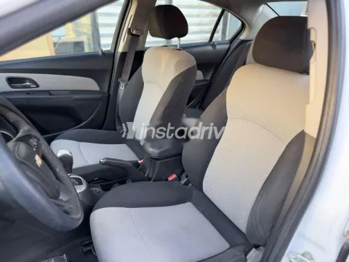 Chevrolet Cruze 2011 White Used for Sale - 5
