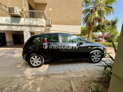 سيات ليون 2008 أبيض مستعملة للبيع - 3