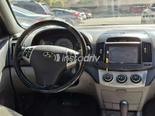 هيونداي إلنترا اتش دى 2009 أبيض مستعملة للبيع - 4