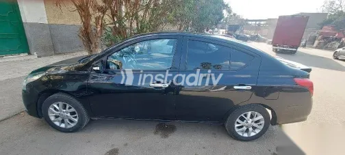 نيسان صنى 2023 أسود مستعملة للبيع - 3