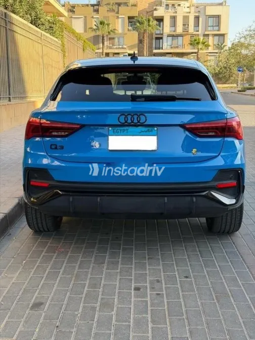 Audi Q3 2021 Dark Blue Used for Sale - 4