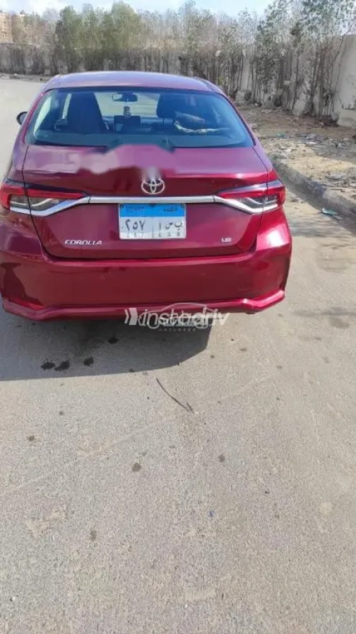 تويوتا كورولا 2019 أبيض مستعملة للبيع - 2