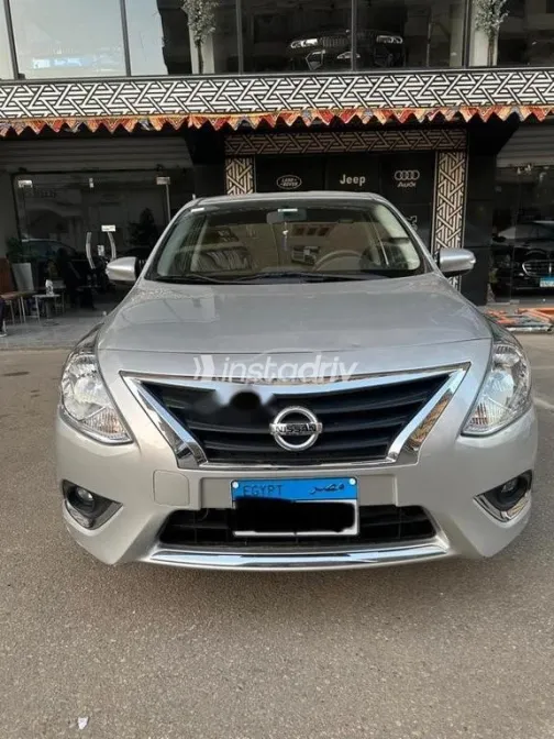 نيسان صنى 2026 فضي مستعملة للبيع - 1