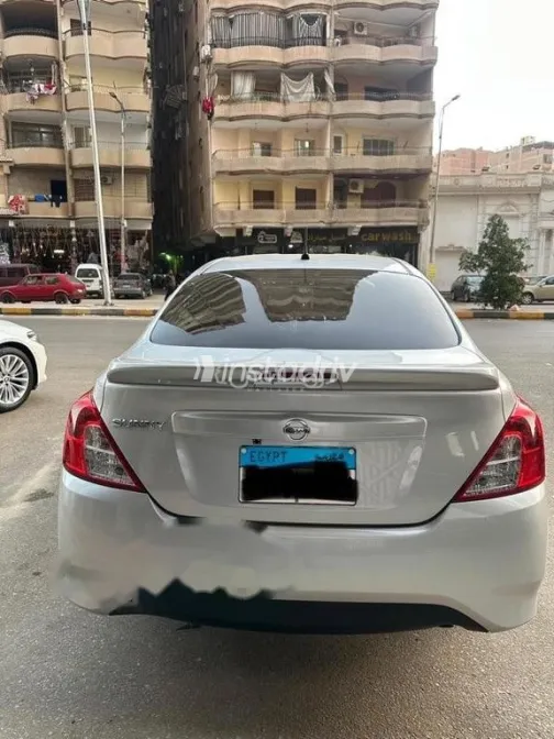 نيسان صنى 2026 فضي مستعملة للبيع - 3