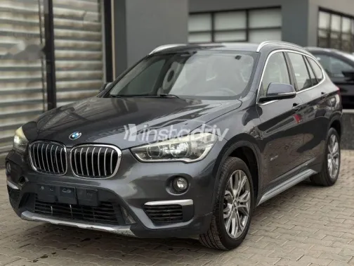 بي ام دبليو X1 2017 رمادي مستعملة للبيع - 1