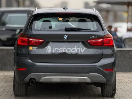 بي ام دبليو X1 2017 رمادي مستعملة للبيع - 3