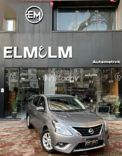 نيسان صنى 2025 رمادي مستعملة للبيع - 1