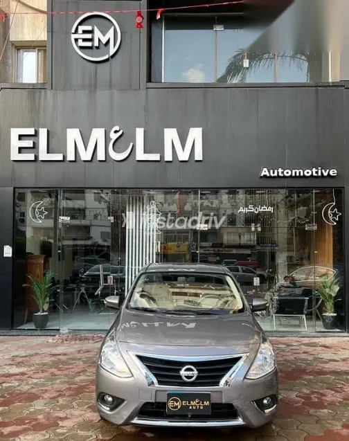 نيسان صنى 2025 رمادي مستعملة للبيع - 2