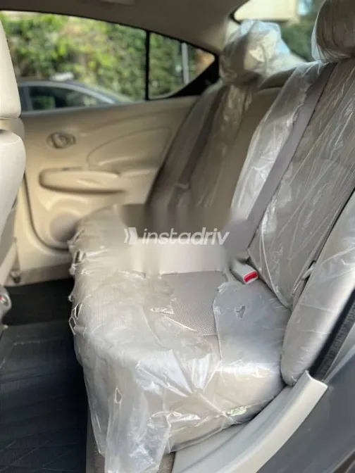 نيسان صنى 2025 رمادي مستعملة للبيع - 3