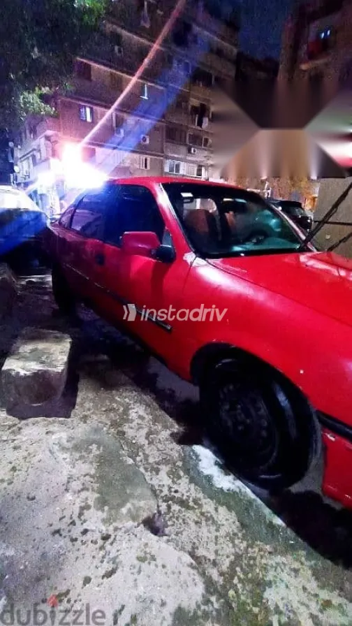 اوبل فيكترا 1995 أحمر مستعملة للبيع - 5