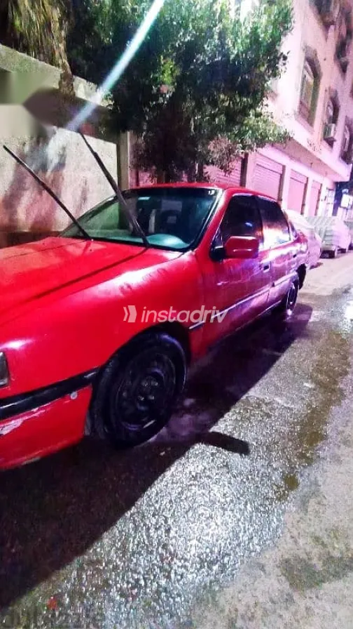 اوبل فيكترا 1995 أحمر مستعملة للبيع - 6