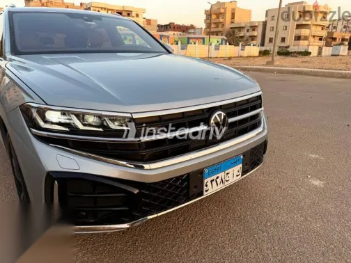 Volkswagen Touareg 2024 Silver Used for Sale - 3