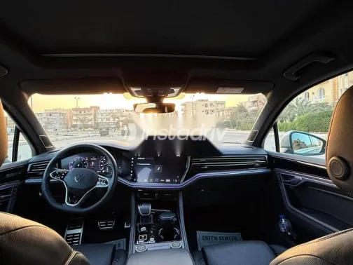 Volkswagen Touareg 2024 Silver Used for Sale - 7