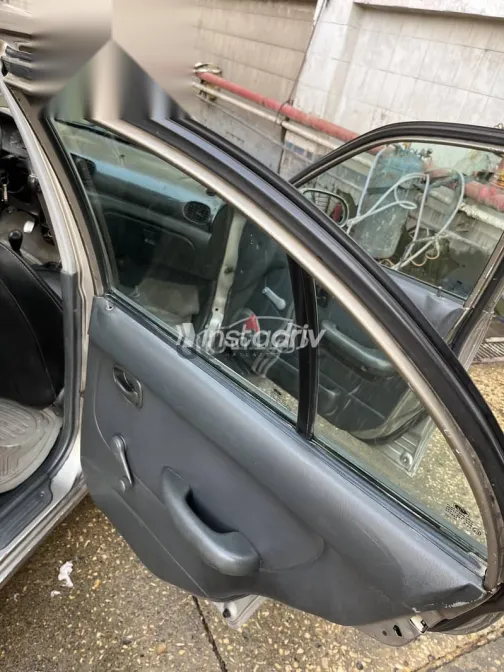 هيونداي اكسنت 2005 بني مستعملة للبيع - 9