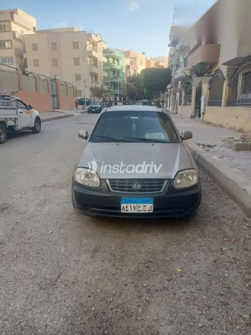 هيونداي فيرنا 2016 ذهبي مستعملة للبيع - 1