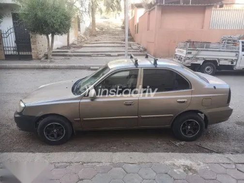 هيونداي فيرنا 2016 ذهبي مستعملة للبيع - 2