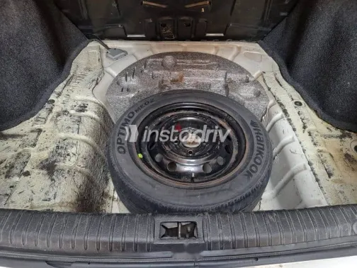 Daewoo Nubira 2002 White Used for Sale - 2