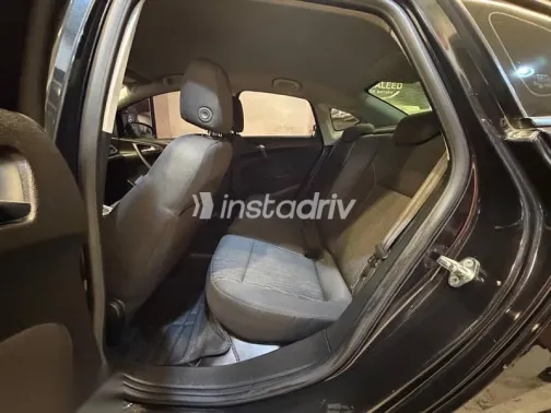 اوبل أسترا 2015 أسود مستعملة للبيع - 5