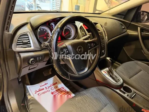 اوبل أسترا 2015 أسود مستعملة للبيع - 7