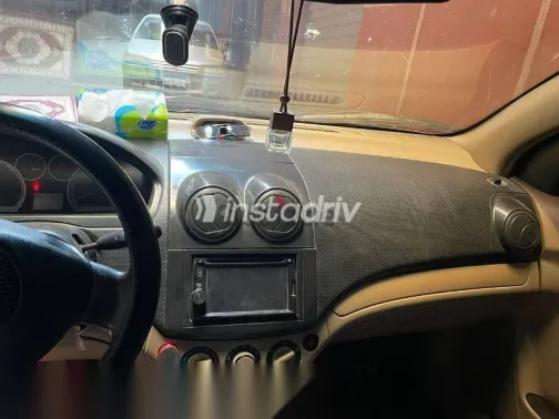 شيفروليه افيو 2012 فضي مستعملة للبيع - 2