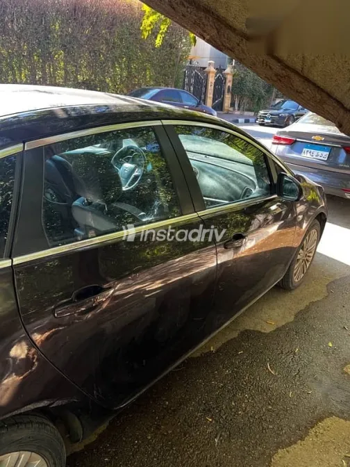 Opel Astra 2015 Brown Used for Sale - 6