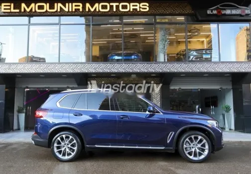 بي ام دبليو X5 2021 أزرق غامق مستعملة للبيع - 2