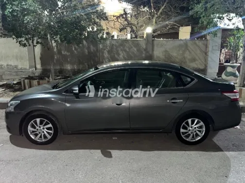 نيسان سنترا 2018 أبيض مستعملة للبيع - 5