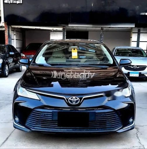 تويوتا كورولا 2021 أسود مستعملة للبيع - 1
