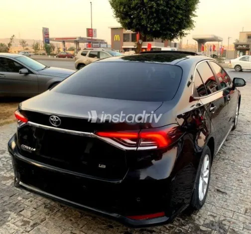 تويوتا كورولا 2021 أسود مستعملة للبيع - 2
