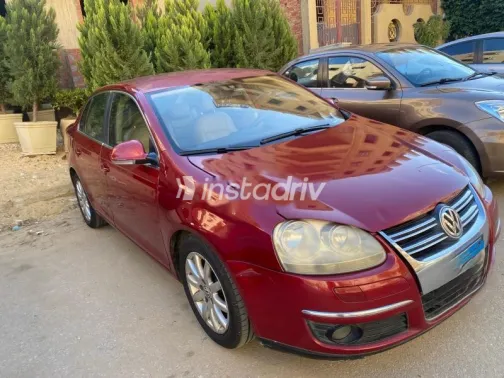 فولكس فاغن جيتا 2007 أحمر غامق مستعملة للبيع - 1