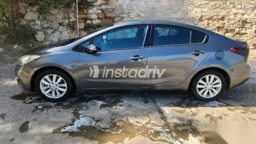 كيا سيراتو 2014 فضي مستعملة للبيع - 2